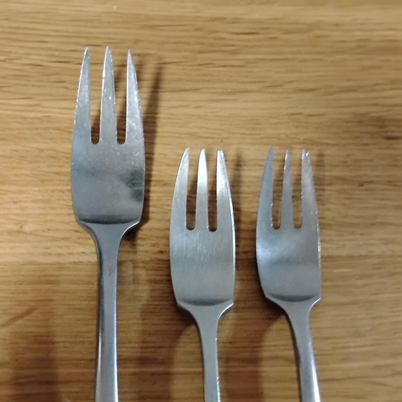 3 Dansk Variation V Forks 1 Dinner 2 Salad IHQ Denmark Finland Germany - Picture 2 of 7